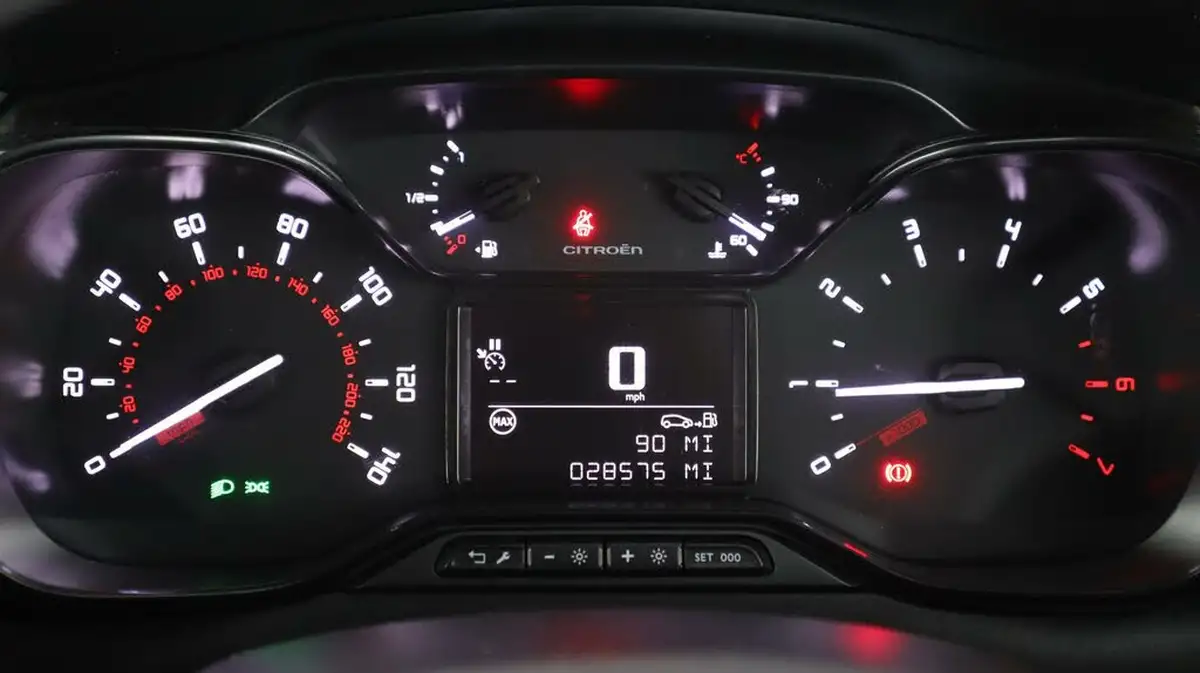 2021-citroen-c3-12-puretech-shine-83ps-big-10