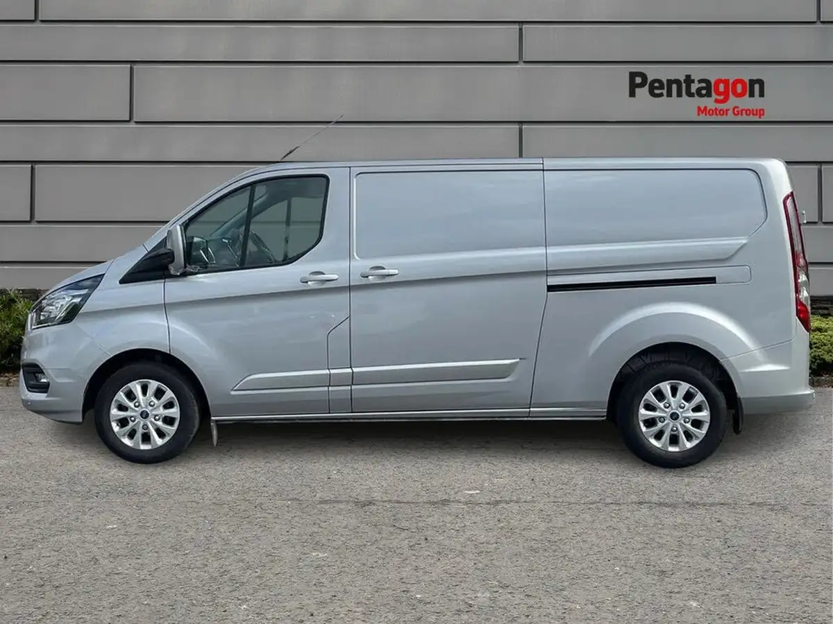 2023-ford-transit-custom-big-11