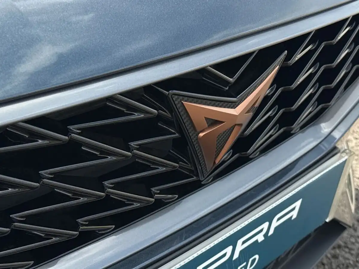 2024-cupra-leon-nf-15-etsi-v1-design-edition-hatchback-big-28
