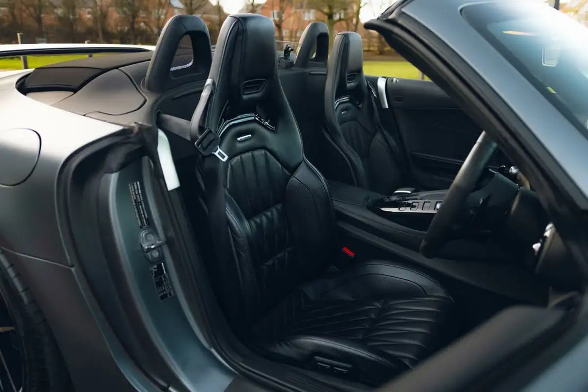2020-mercedes-benz-amg-40-gt-r-convertible-big-3