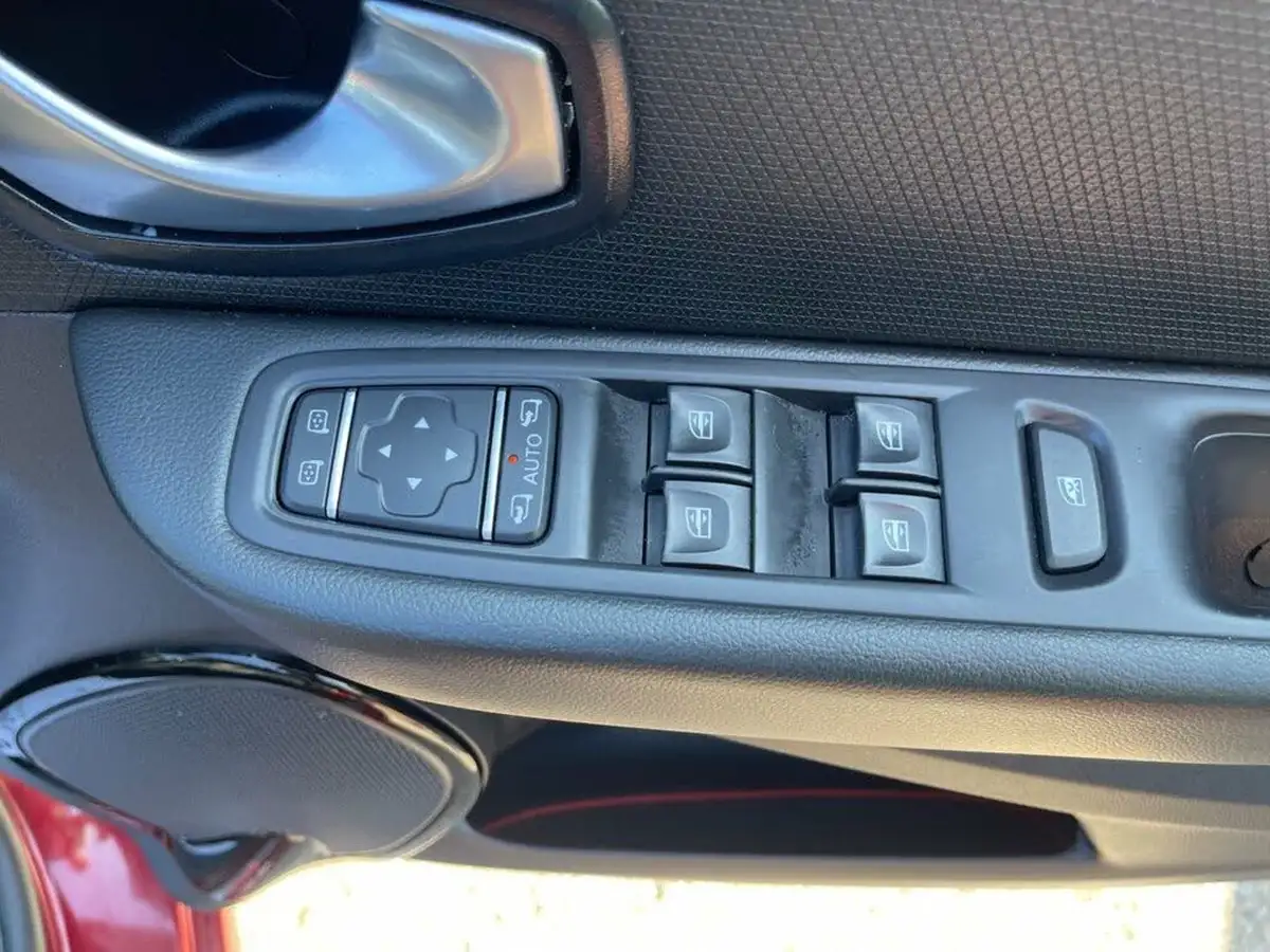 2017-renault-clio-15dci-dynamique-s-nav-90bhp-big-30