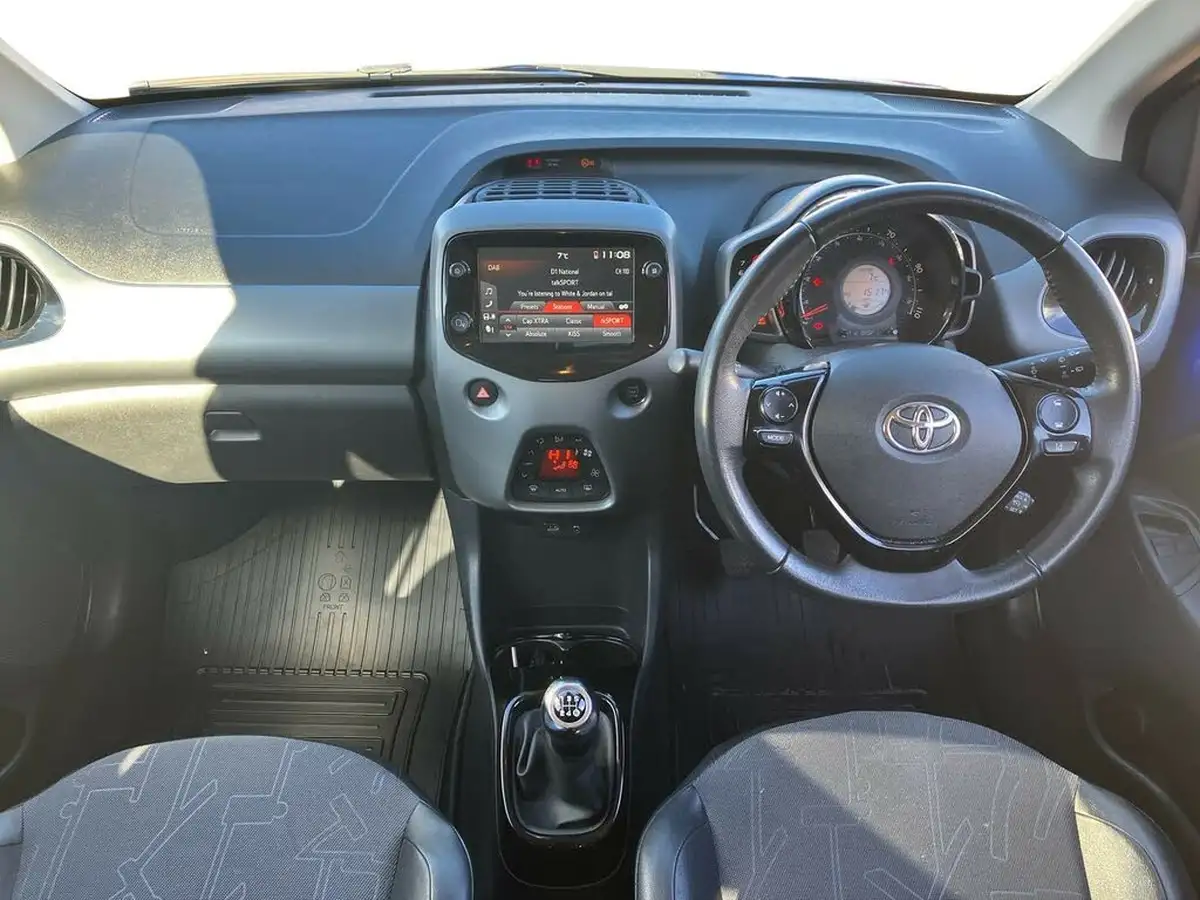 2020-toyota-aygo-10-vvt-i-x-clusiv-big-8