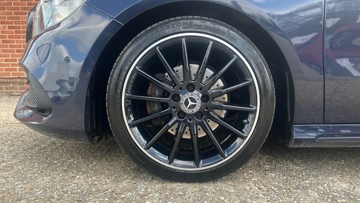 2017-mercedes-benz-a-class-16-a200-amg-line-ss-7g-dct-big-19
