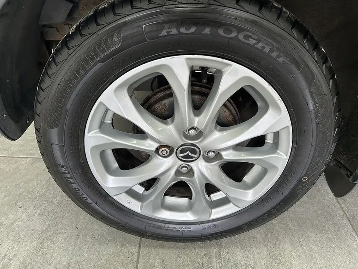 2015-mazda-mazda2-15-se-l-90ps-big-13