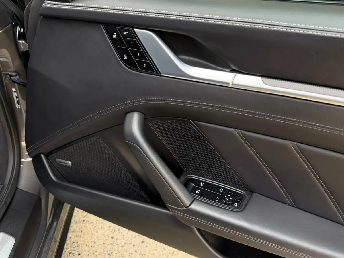 2021-porsche-911-38-turbo-s-coupe-big-34