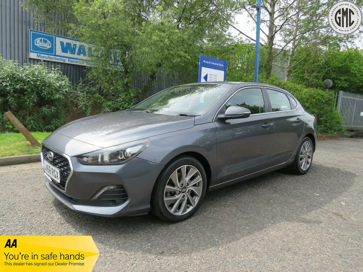 2018-hyundai-i30-14-t-gdi-se-nav-isg-fastback-dct-big-5