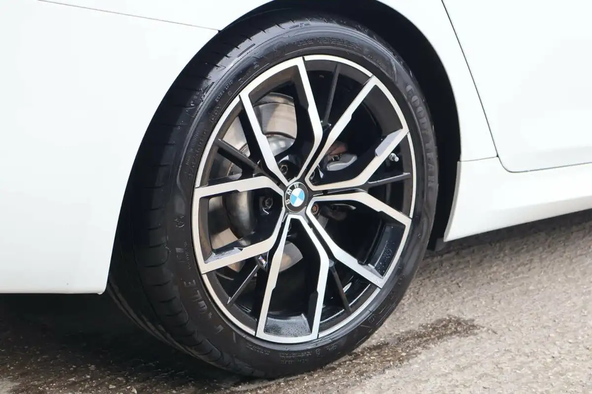 2023-bmw-5-series-20-520i-m-sport-181bhp-mht-touring-5d-big-13