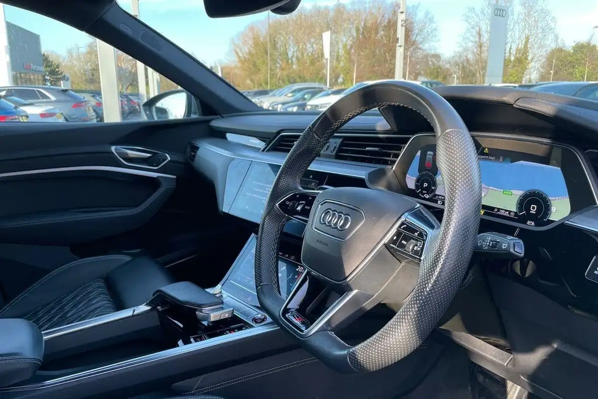 2021-audi-e-tron-e-station-wagon-big-26
