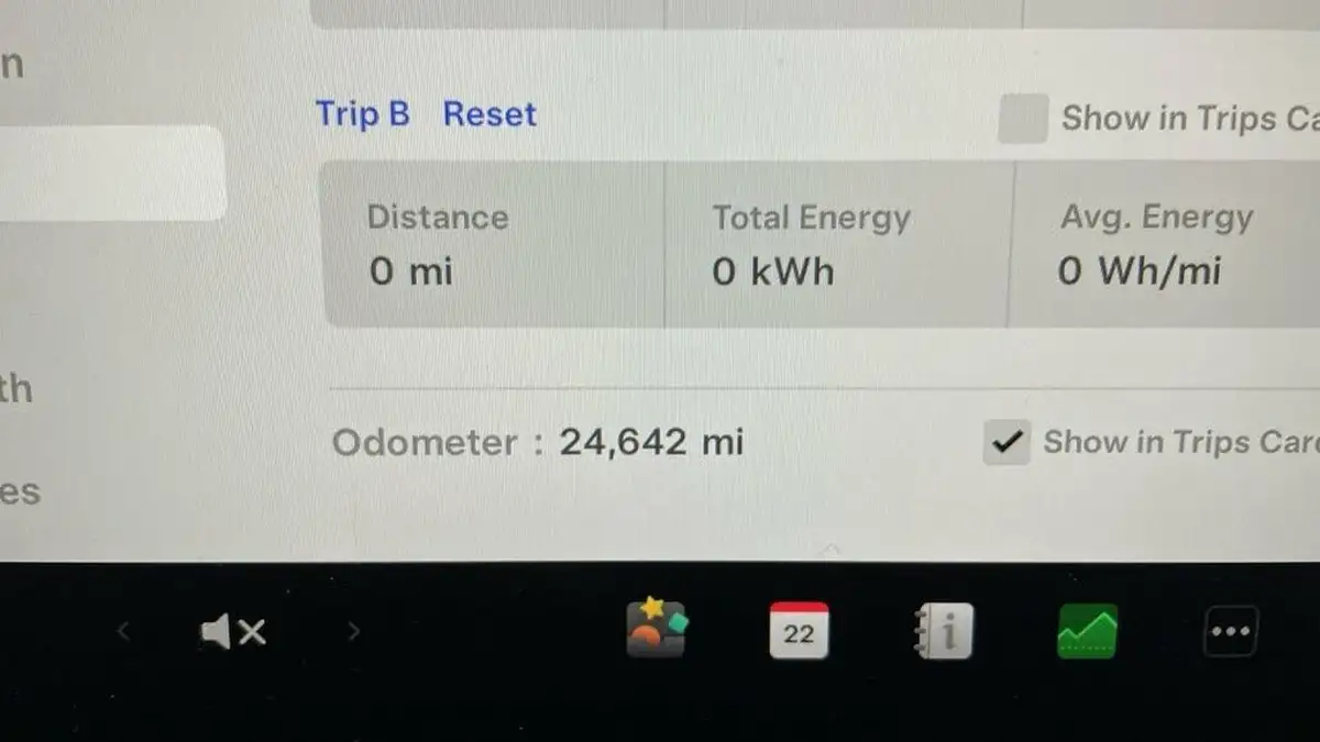 2022-tesla-model-y-e-long-range-big-26