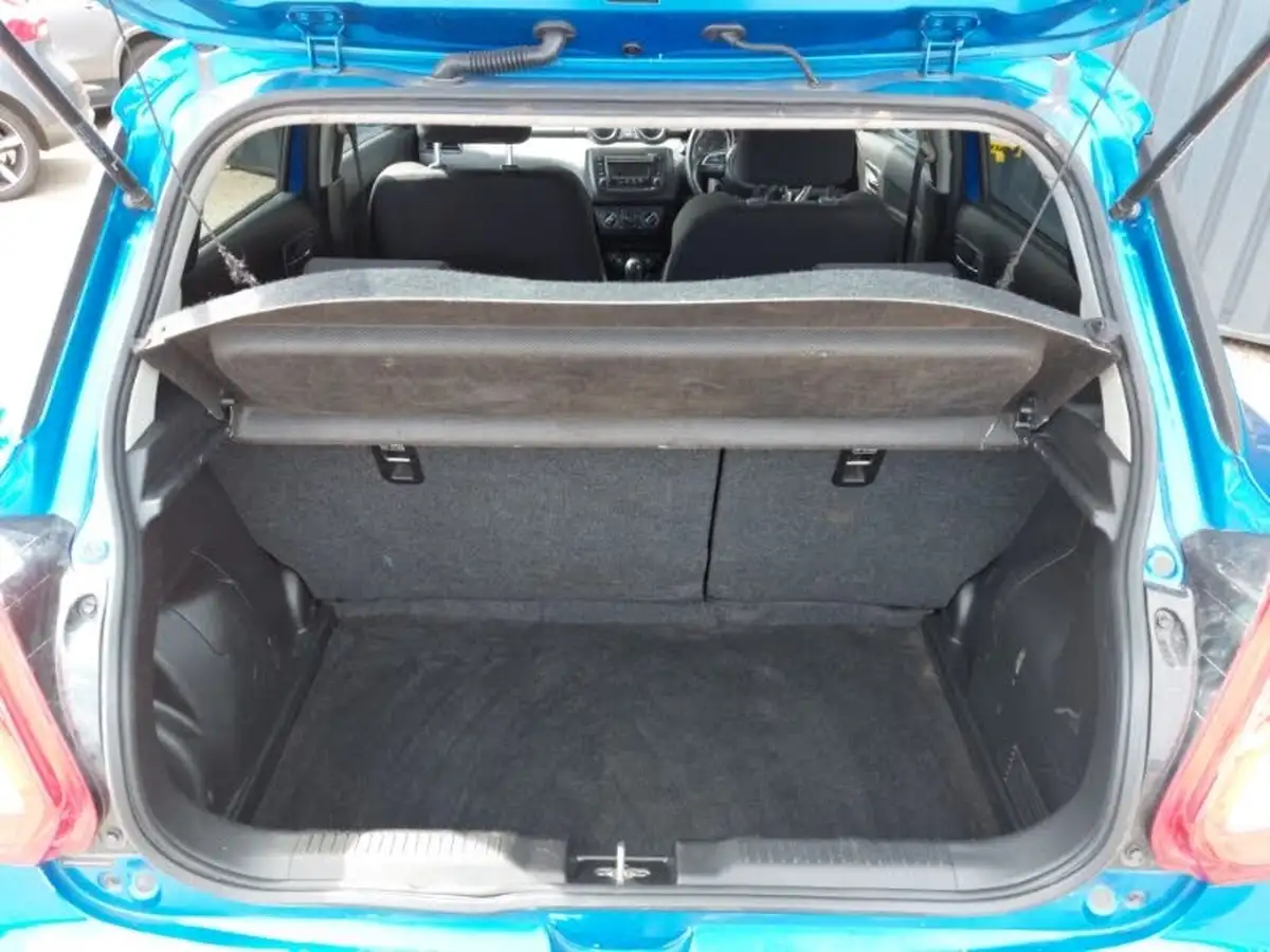 2019-suzuki-swift-12-dualjet-attitude-big-7