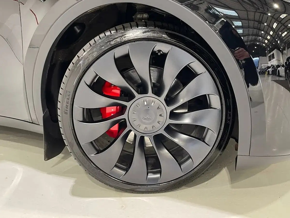 2024-tesla-model-y-e-performance-big-47