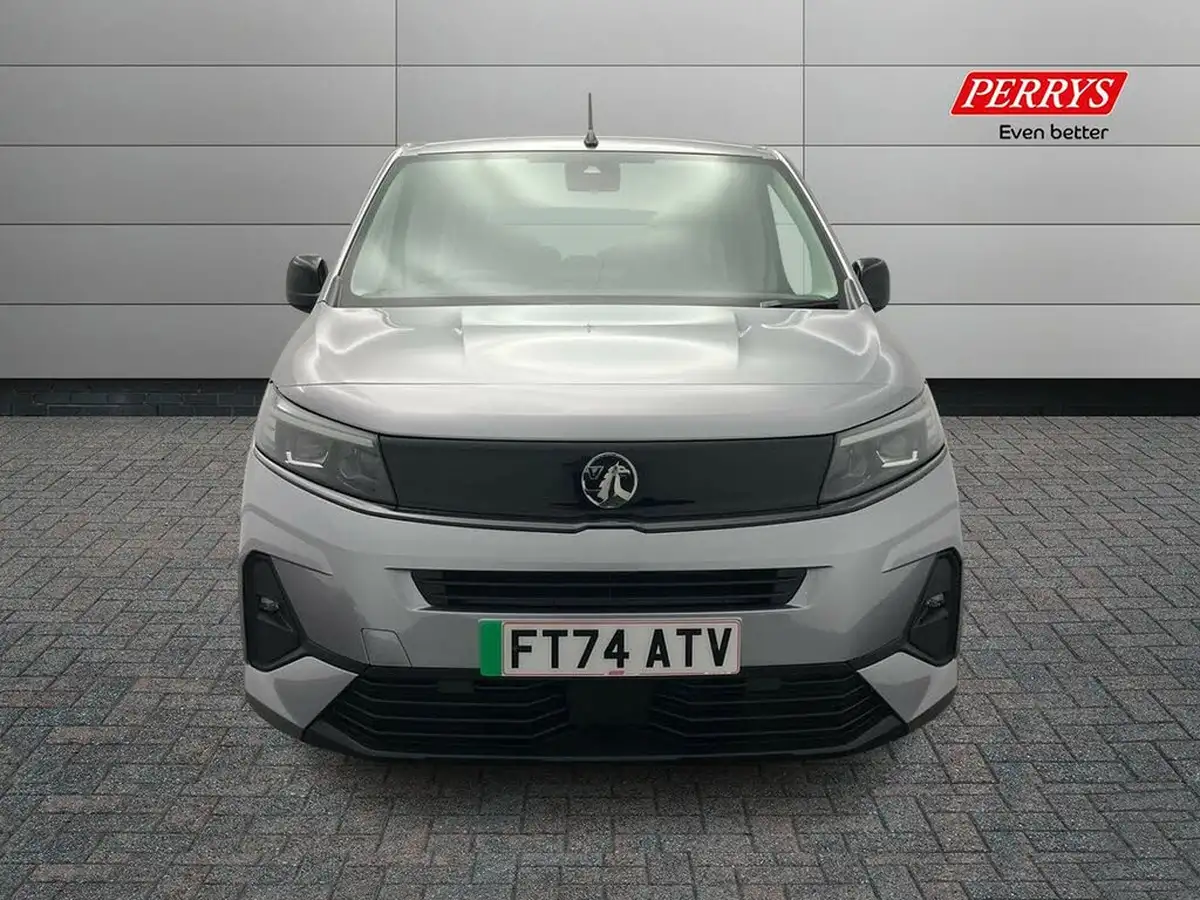 2024-vauxhall-combo-life-e-design-xl-big-3