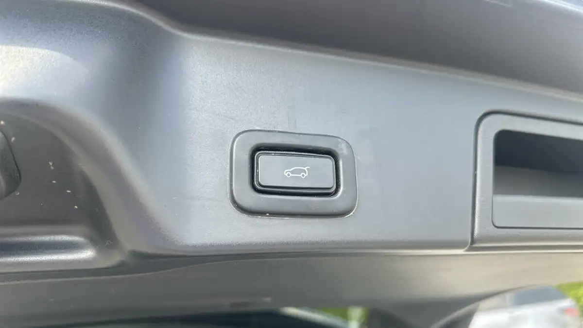 2019-land-rover-range-rover-evoque-20-d240-r-dynamic-se-big-24