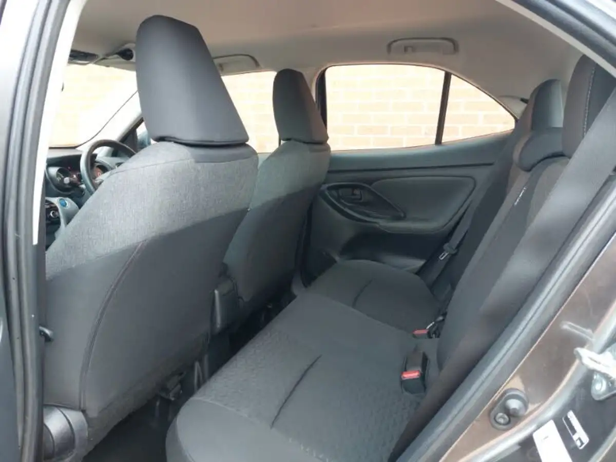 2022-toyota-yaris-cross-15-vvt-i-icon-big-5