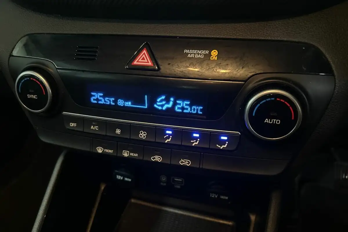 2018-hyundai-tucson-16-gdi-se-nav-big-17