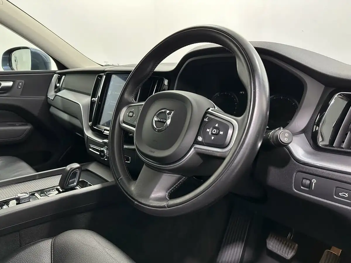 2019-volvo-xc60-20td-b4-momentum-big-8
