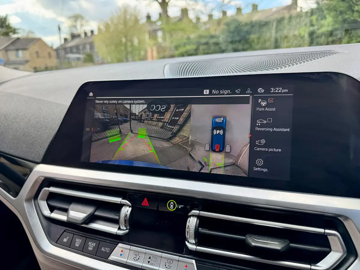 2021-bmw-3-series-20td-320d-sport-touring-5d-big-27
