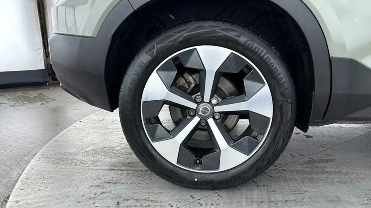 2024-volvo-xc40-20-b3-plus-big-26