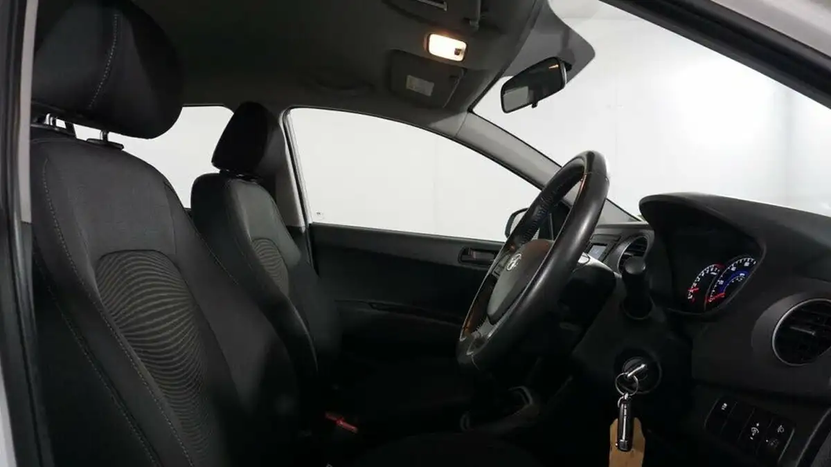 2019-hyundai-i10-12-se-big-8