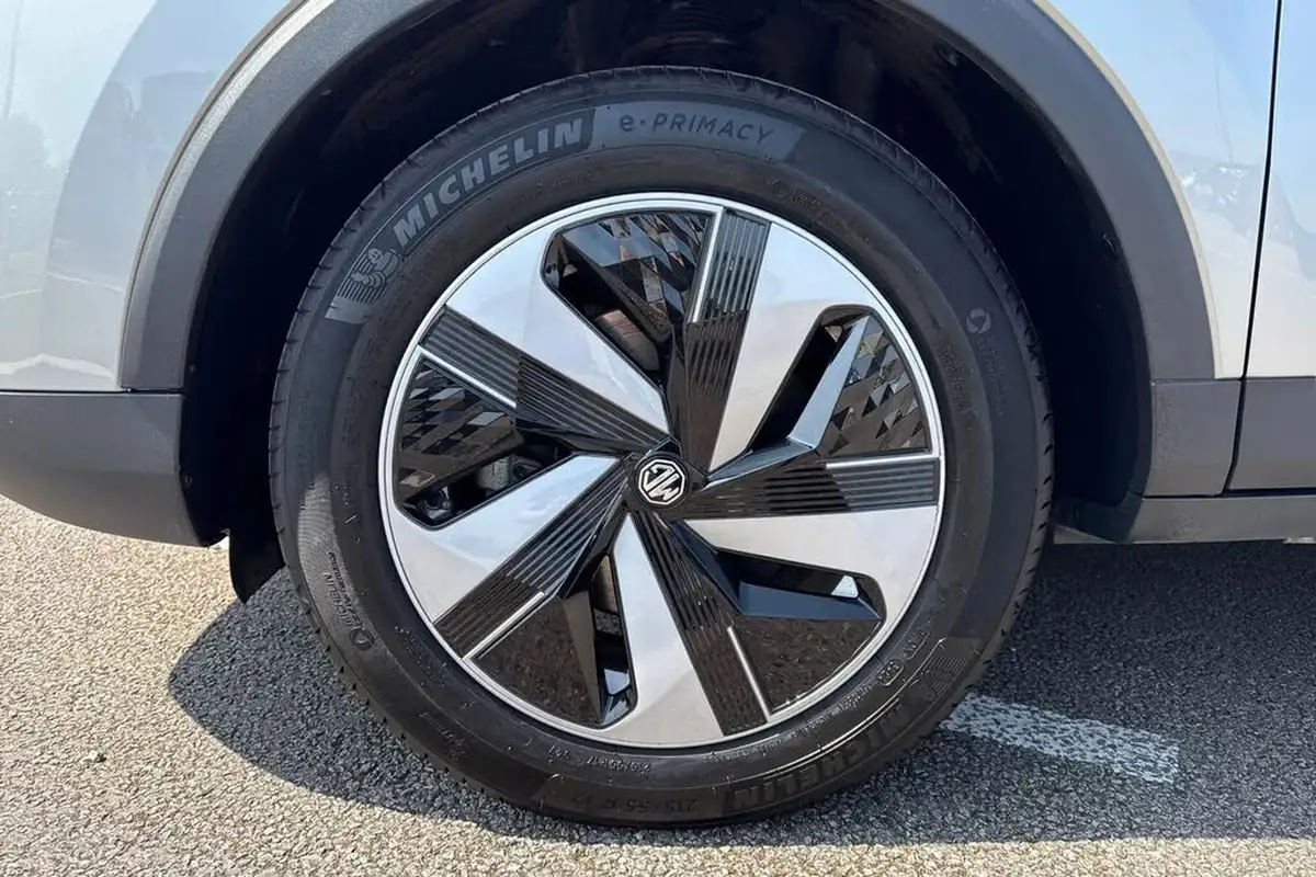 2022-mg-zs-suv-e-trophy-ev-156ps-long-range-big-12