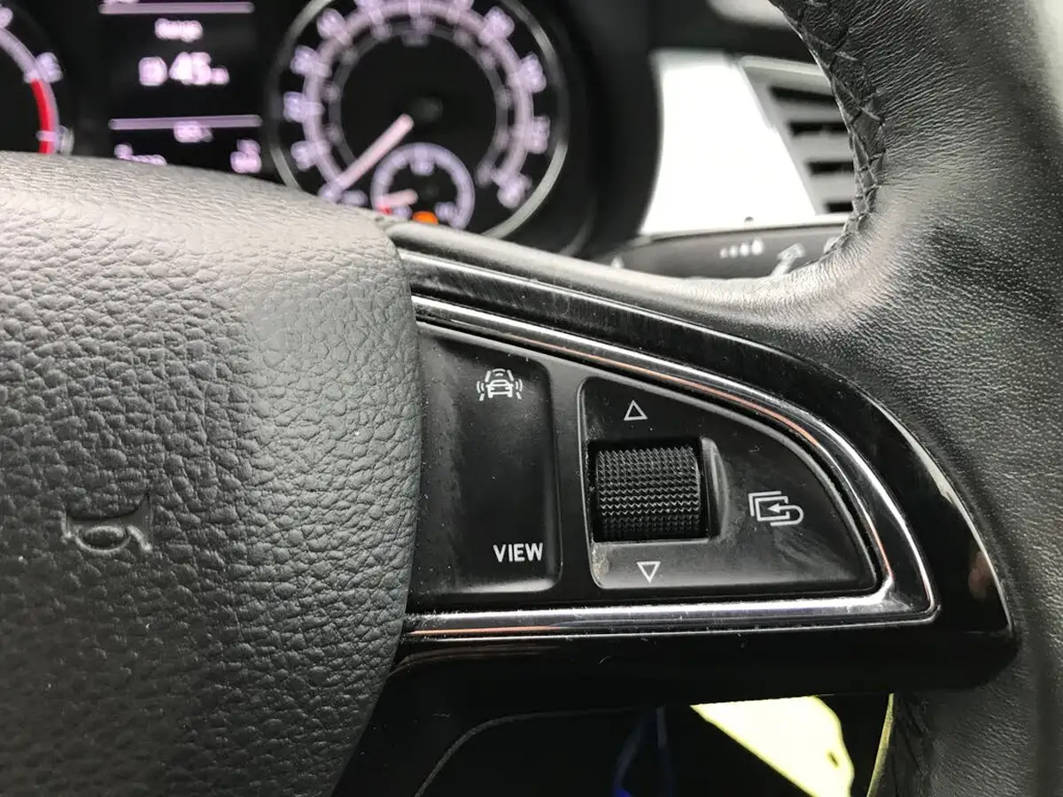 2019-skoda-fabia-10-mpi-colour-edition-75ps-ss-big-23