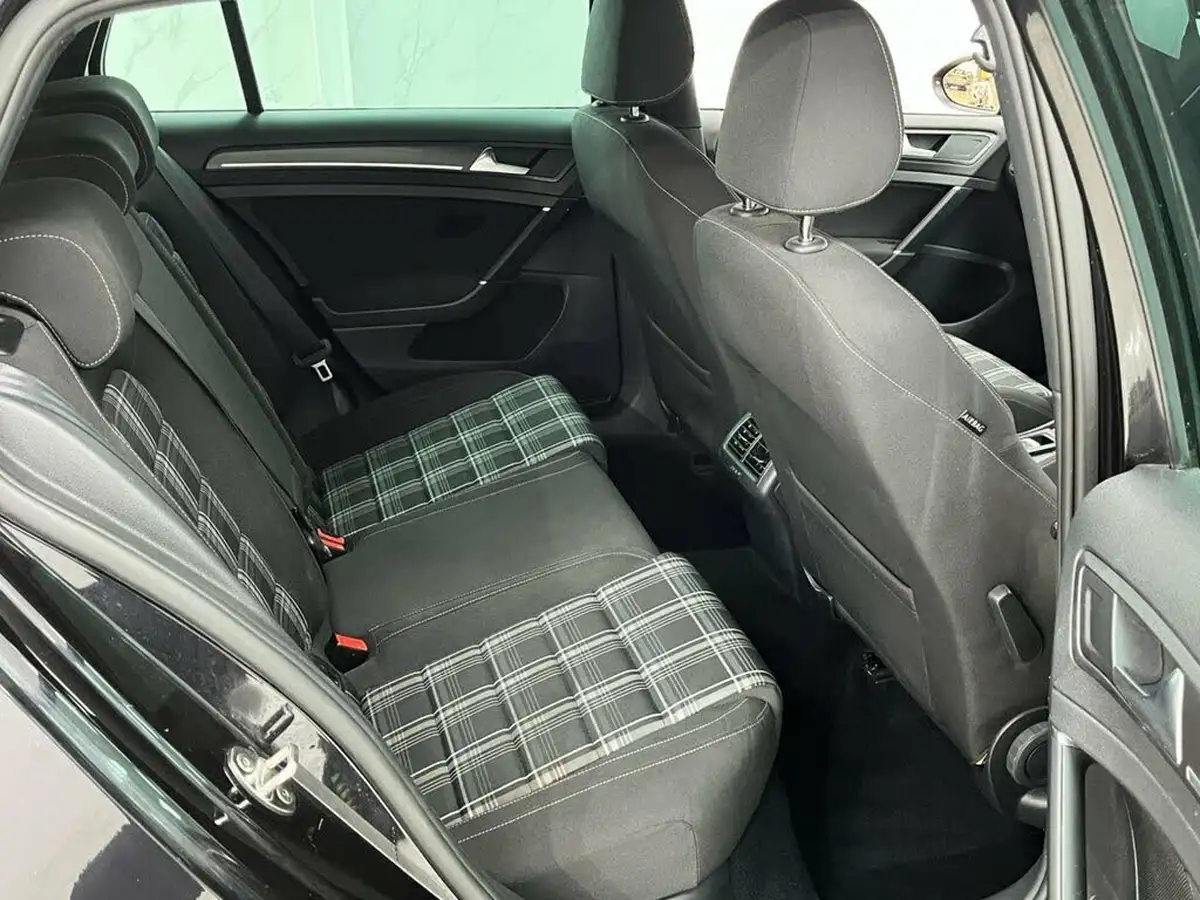 2018-volkswagen-golf-20tdi-gtd-hatchback-5d-big-34