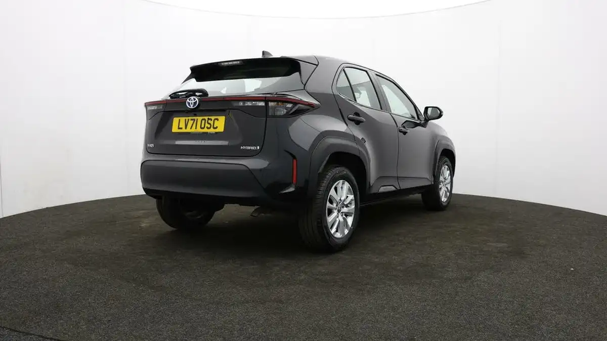 2021-toyota-yaris-cross-15-vvt-i-icon-big-75