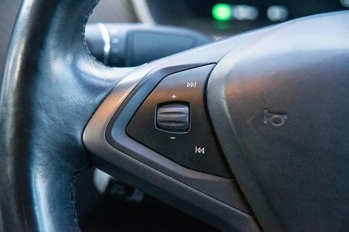 2018-tesla-model-s-e-100d-big-11