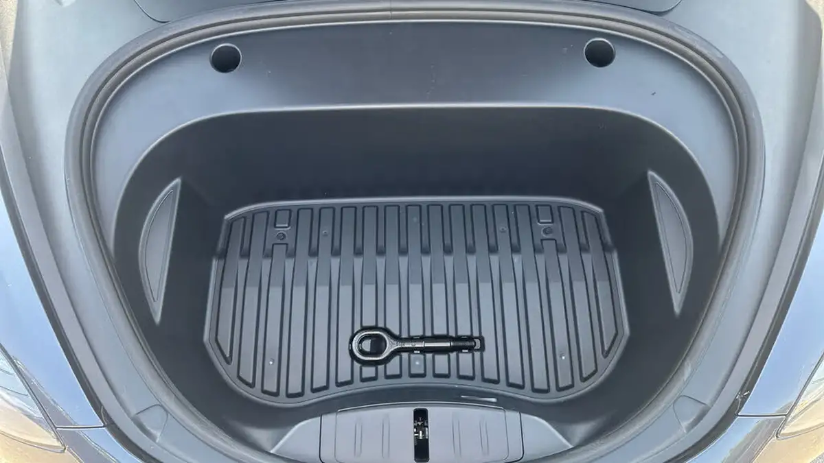 2021-tesla-model-3-e-long-range-awd-big-15