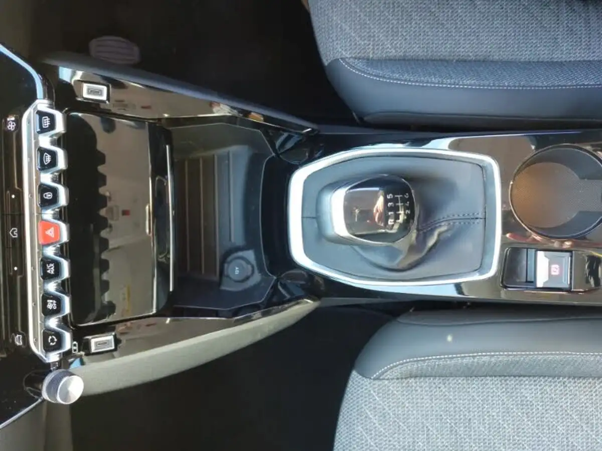 2024-peugeot-208-12-puretech-allure-big-18