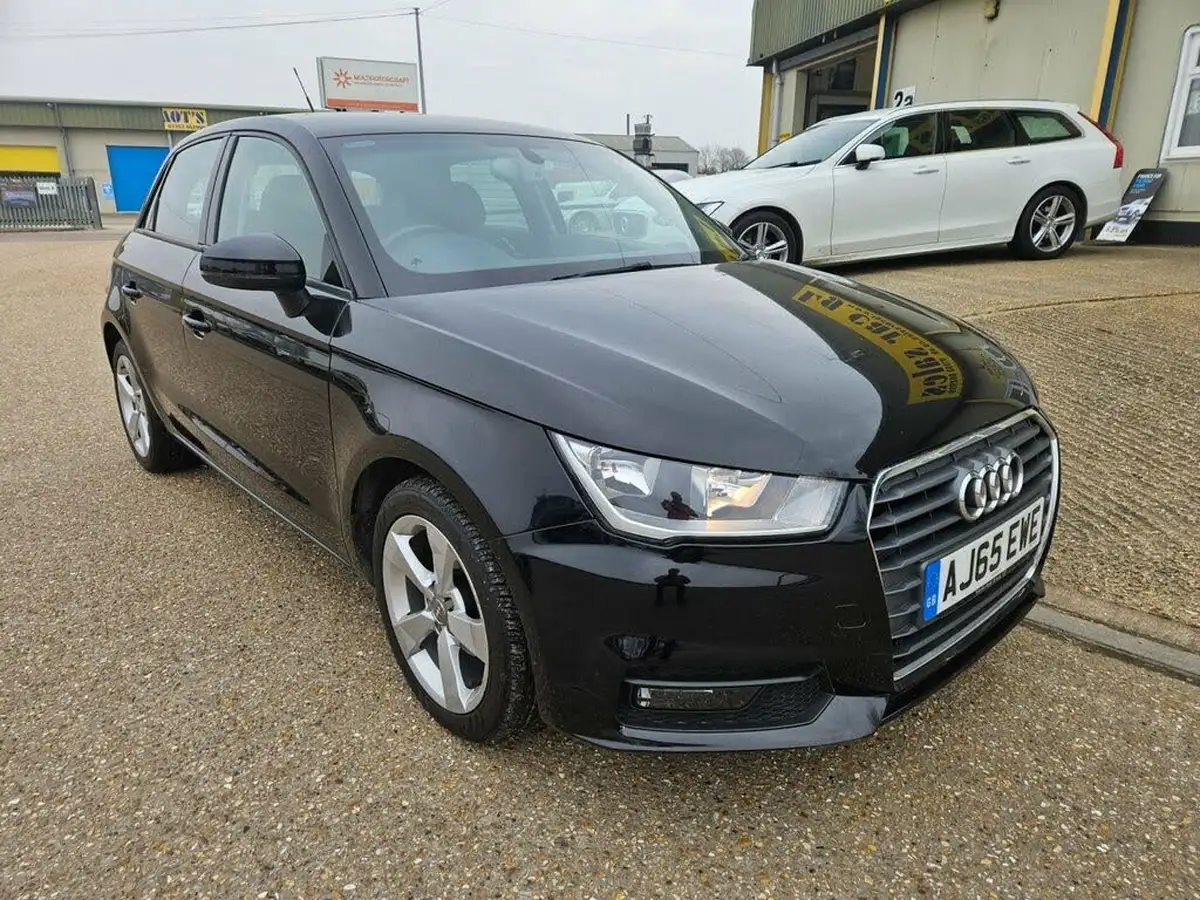 2015-audi-a1-10-sportback-5d-big-1