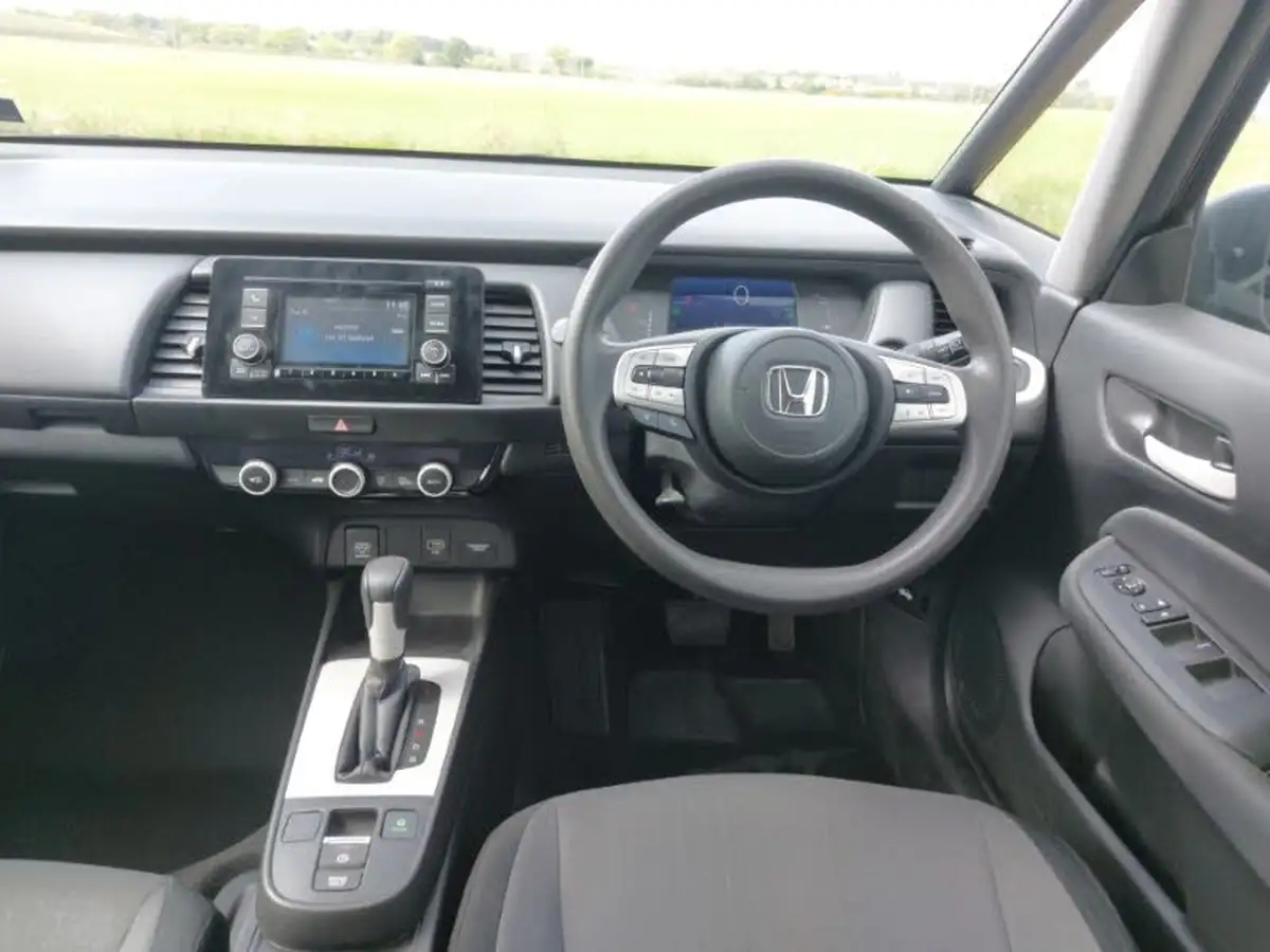2021-honda-jazz-15-i-mmd-se-109ps-big-6