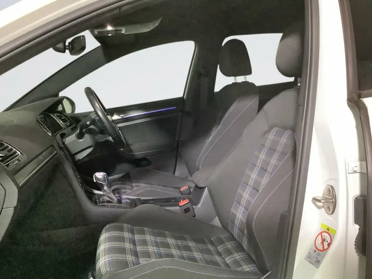 2017-volkswagen-golf-14-tsi-gte-advance-ss-big-10