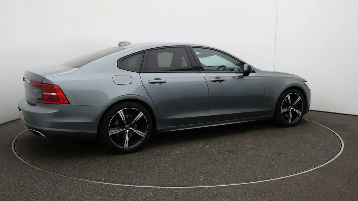 2020-volvo-s60-20-b5-r-design-big-44