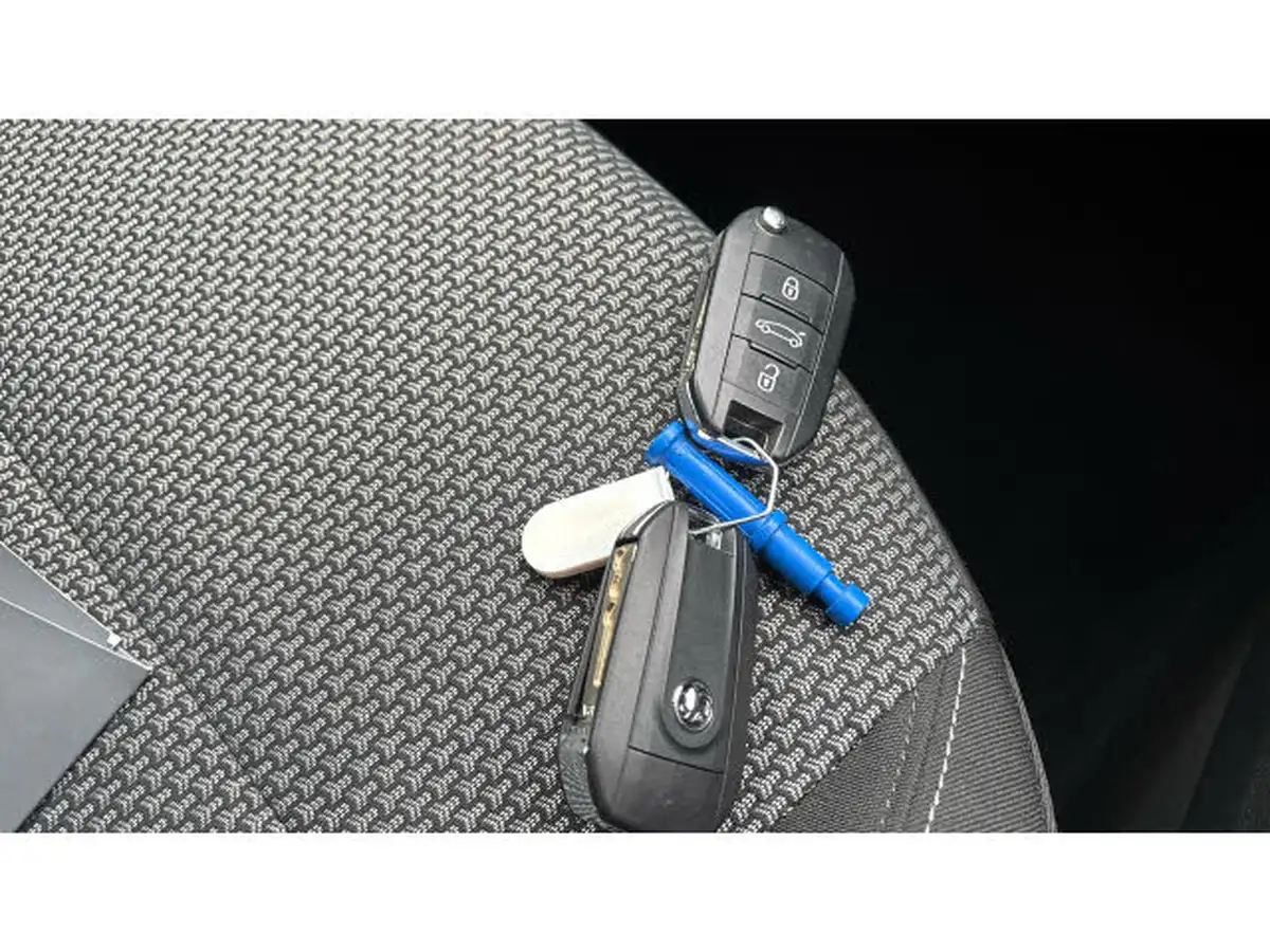 2020-vauxhall-grandland-x-12-se-big-19