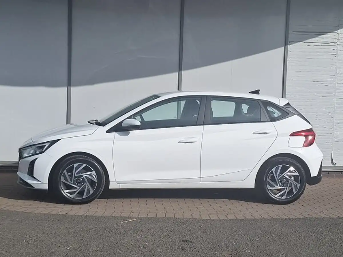 2024-hyundai-i20-10-t-gdi-advance-big-3