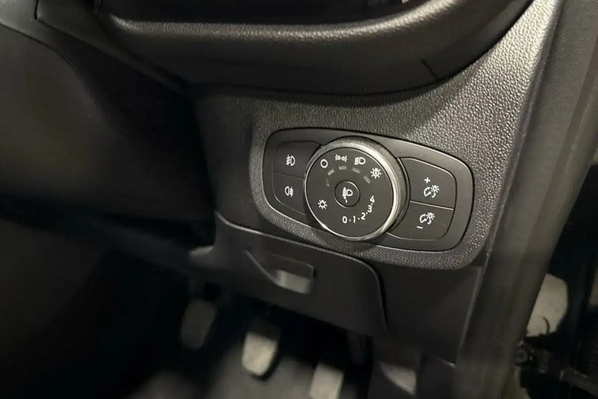 2022-ford-fiesta-10t-st-line-x-100ps-big-27