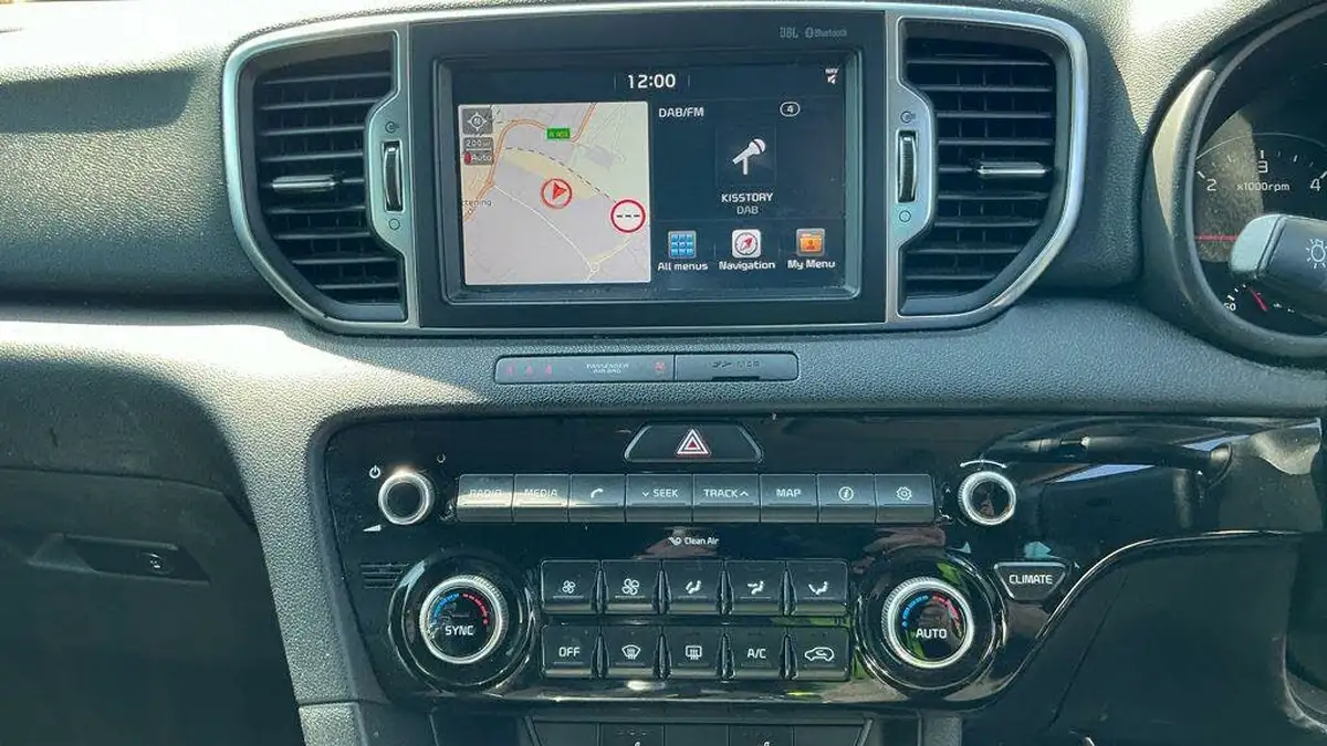 2017-kia-sportage-17crdi-3-114bhp-big-13