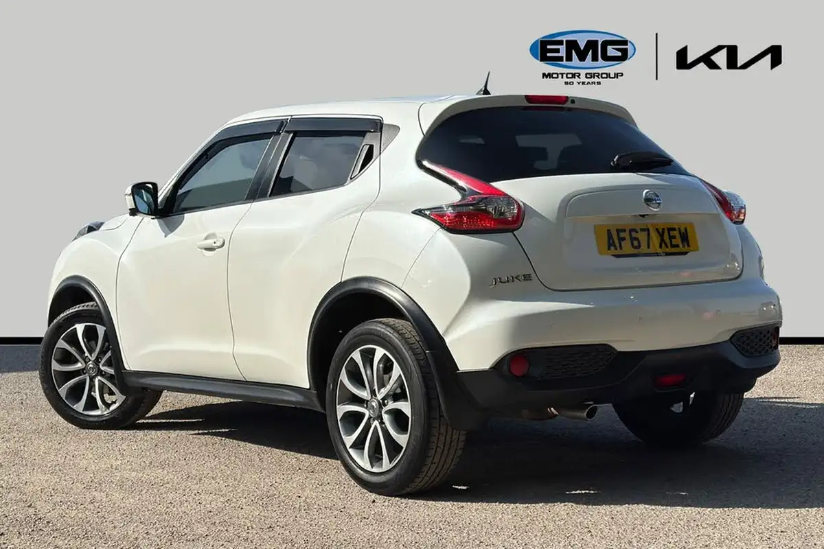 2017-nissan-juke-16-tekna-117ps-open-air-roof-1598cc-xtronic-cvt-big-3