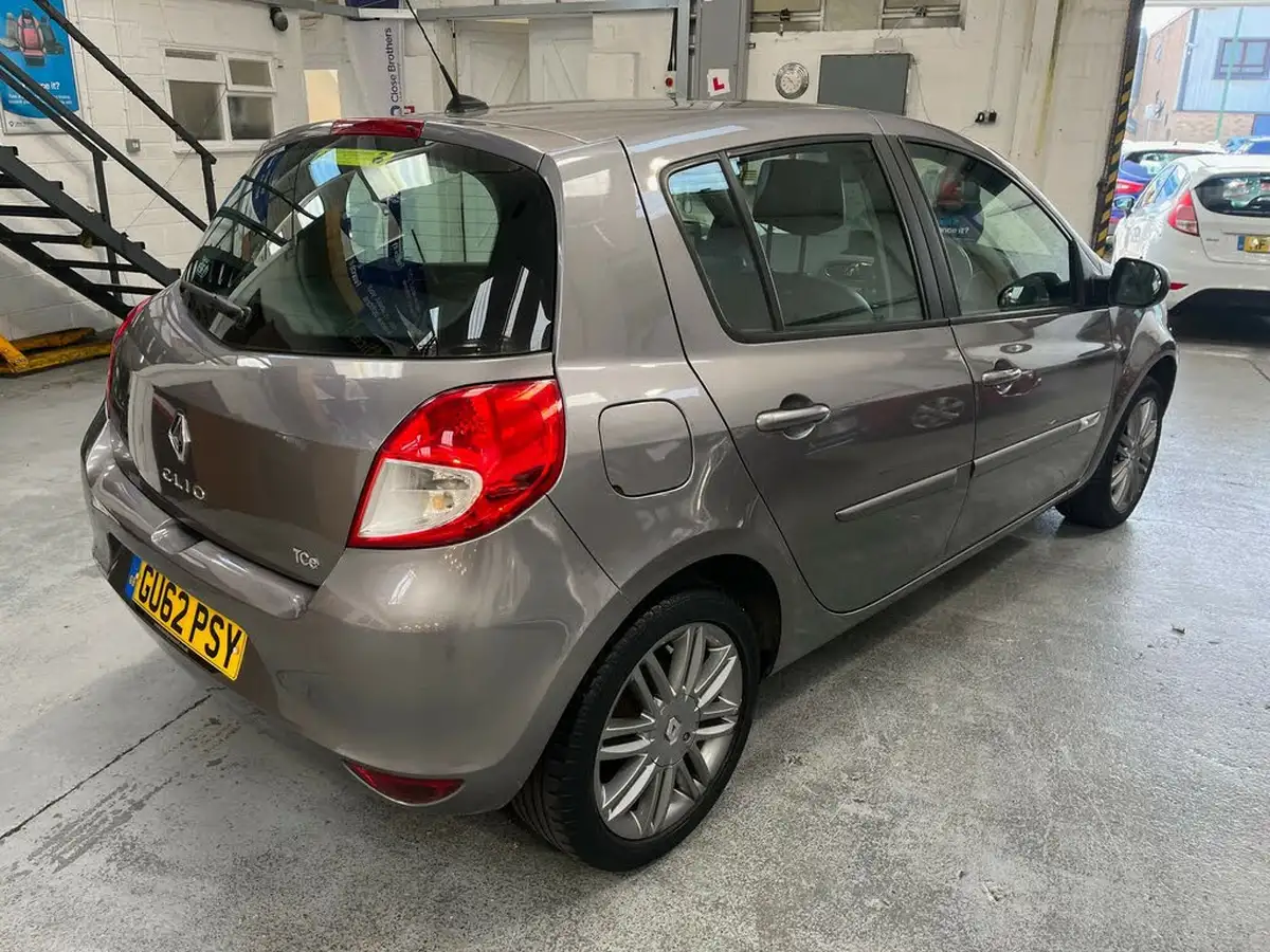 2012-renault-clio-12-dynamique-tom-tom-tce-100bhp-hatchback-5d-big-4