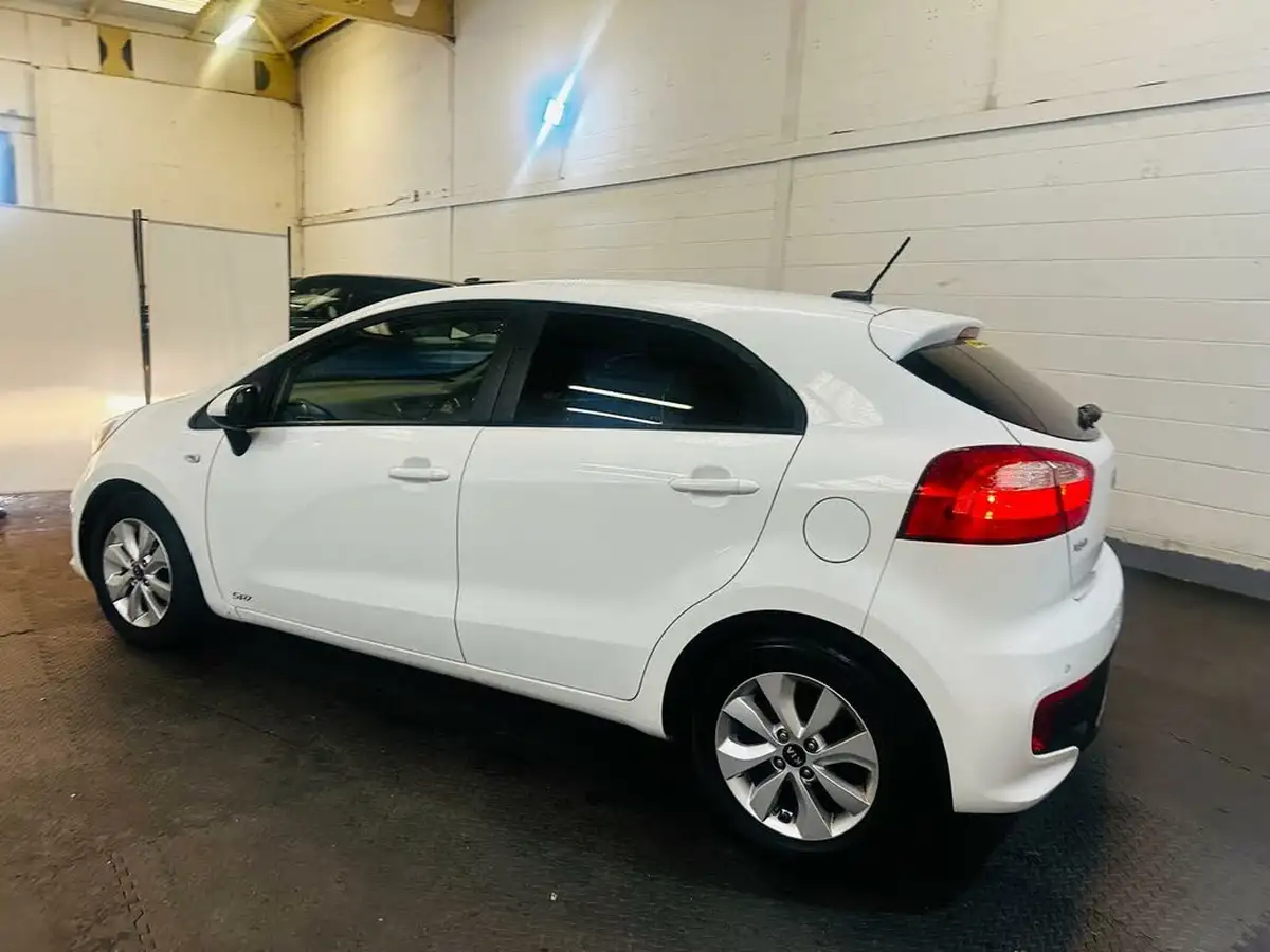 2016-kia-rio-125-sr7-5d-big-4