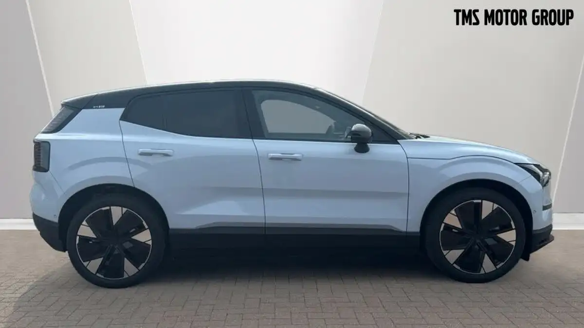 2025-volvo-ex30-e-single-motor-ultra-big-2