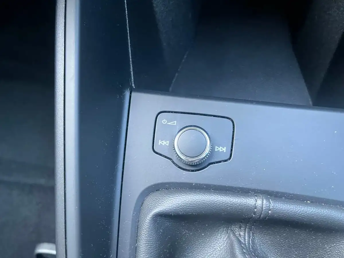 2019-audi-a1-10-30-tfsi-se-big-28