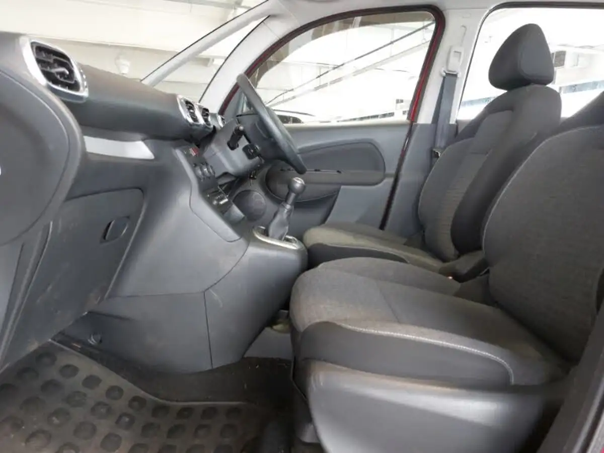 2015-citroen-c3-picasso-16bluehdi-selection-big-4
