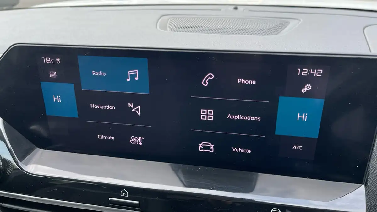 2022-citroen-c4-12-puretech-shine-130ps-big-21