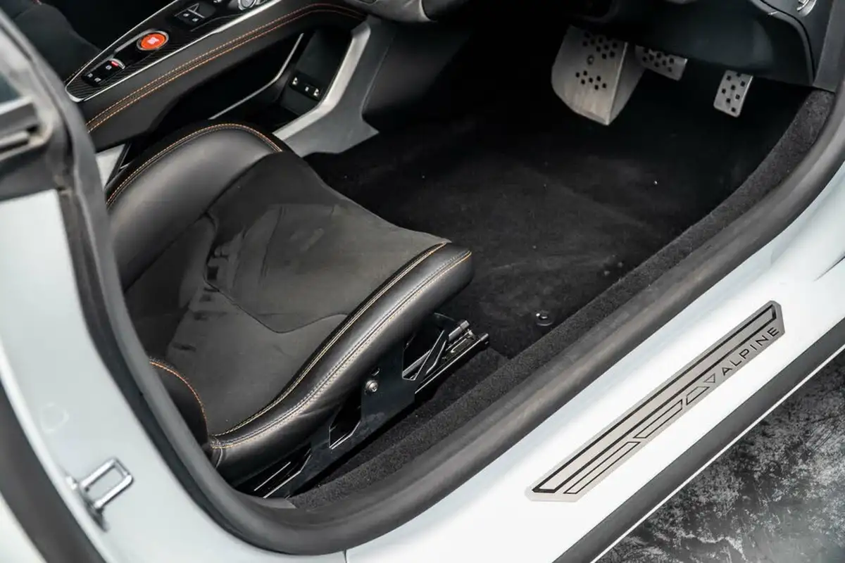 2020-alpine-a110-18-t-s-big-38