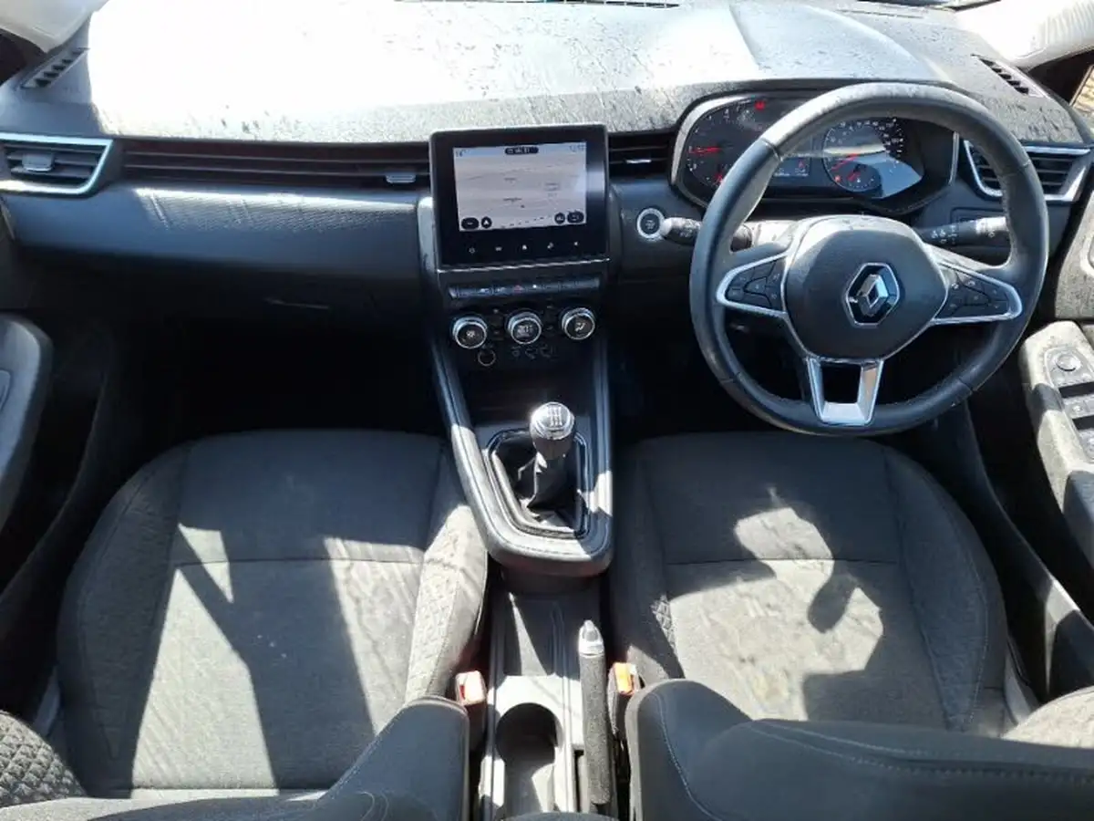 2021-renault-clio-10-tce-iconic-edition-big-2