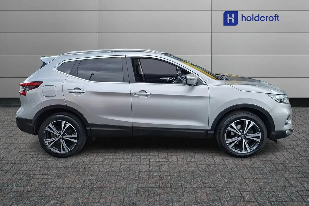 2018-nissan-qashqai-12-dig-t-n-connecta-big-4