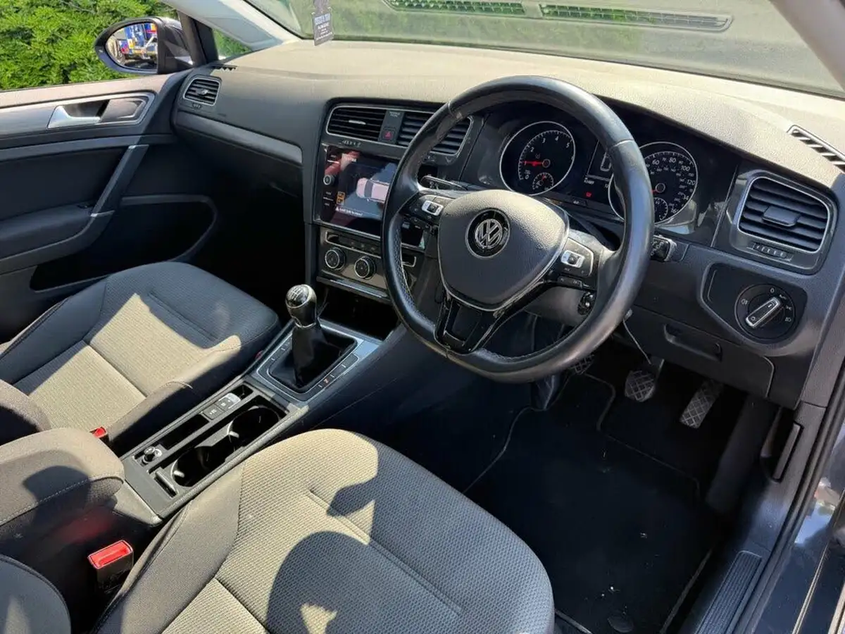 2018-volkswagen-golf-10-tsi-se-115ps-hatchback-5d-big-10