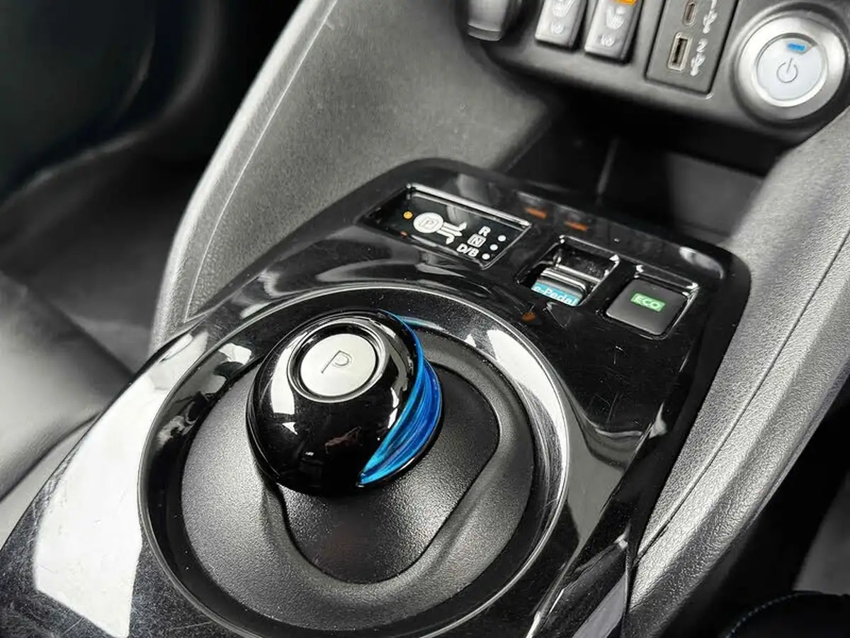 2021-nissan-leaf-e-n-connecta-big-36